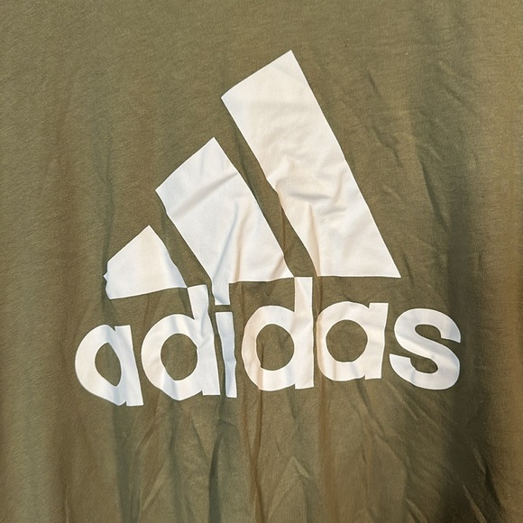 Green Adidas Tshirt size Large - Picture 2 of 3